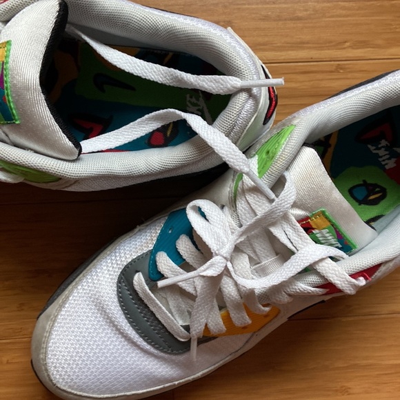 Nike Air Max 90 Peace Love Swoosh - Picture 7 of 16